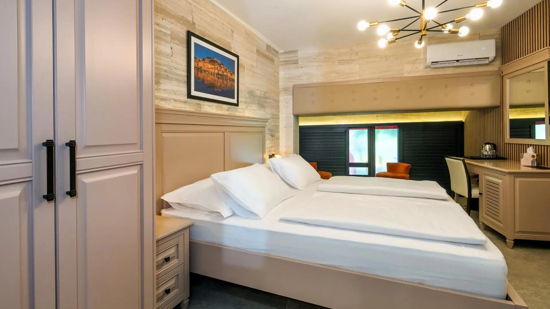 Central Pazar Rooms 스플리트 0*,