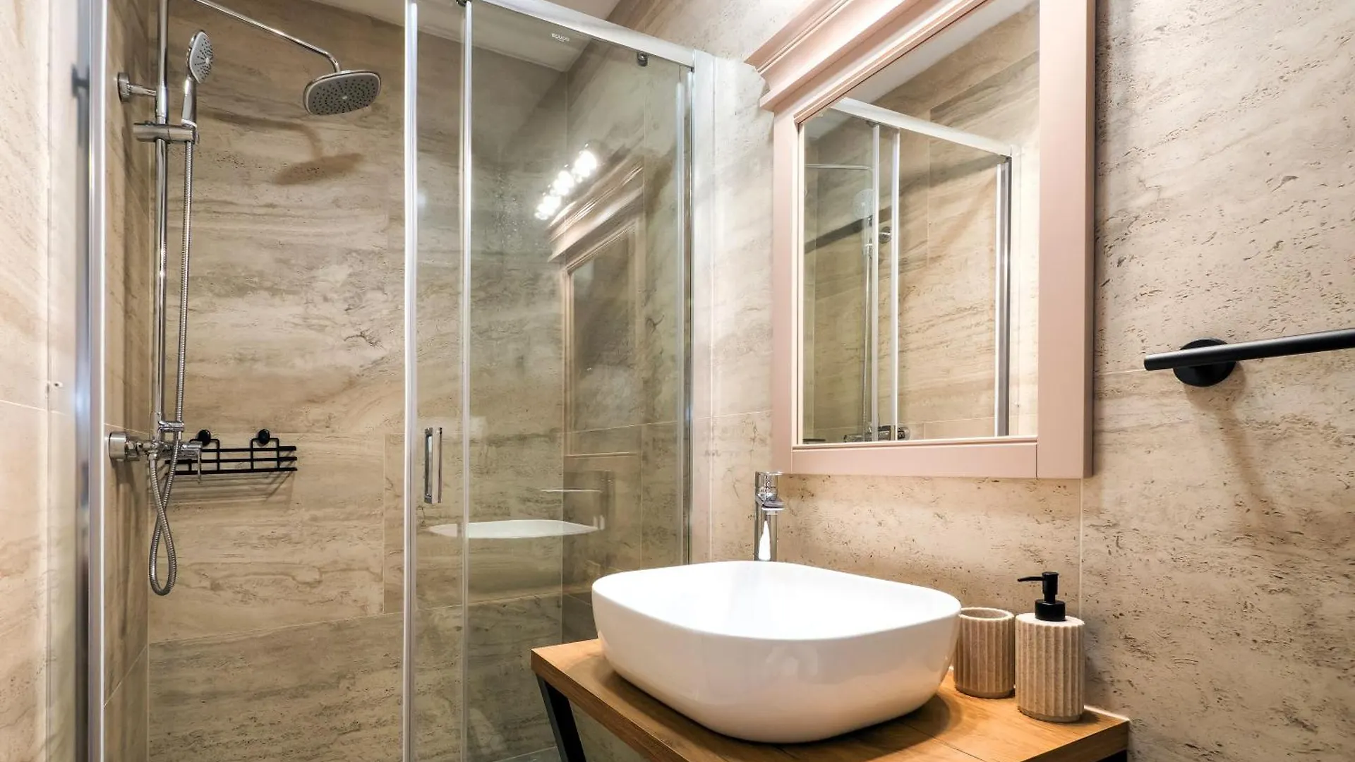 Central Pazar Rooms 스플리트 0*,